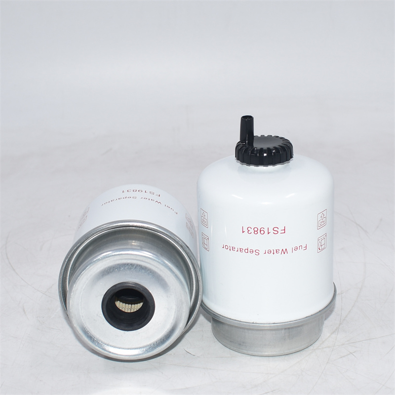 FS19831 เครื่องแยกน้ำเชื้อเพลิง RE64449
