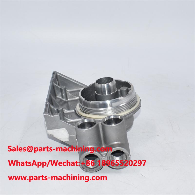 RE504563 Oil Filter Head