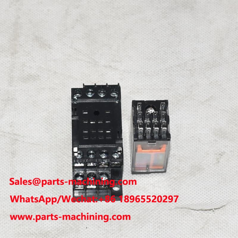รีเลย์ขนาดเล็ก RXM4AB2P7 230V AC 6A ซ็อกเก็ต RXZE1M4C 7A