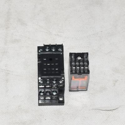 รีเลย์ขนาดเล็ก RXM4AB2P7 230V AC 6A ซ็อกเก็ต RXZE1M4C 7A